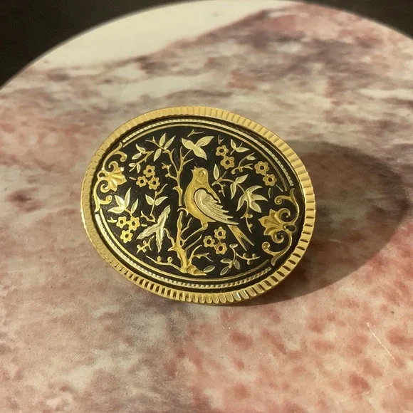 Vintage 1940s Damascene Black and Gold Bird Brooch - Picture 2 of 3